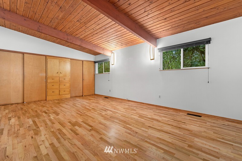 4946 Wiggins Road Southeast Olympia, WA 98501 - Photo 16 of 26 Gallery Image 16