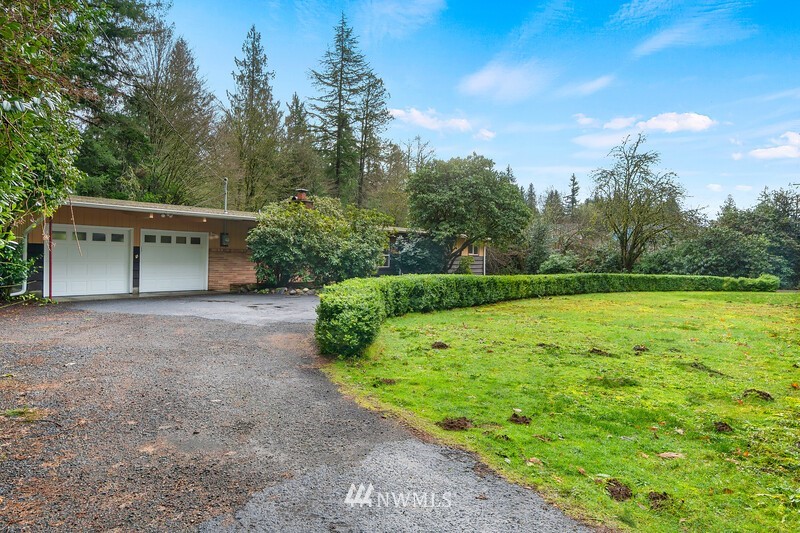 4946 Wiggins Road Southeast Olympia, WA 98501 - Photo 3 of 26 Gallery Image 3