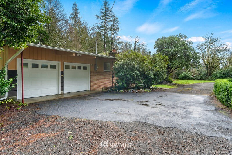 4946 Wiggins Road Southeast Olympia, WA 98501 - Photo 5 of 26 Gallery Image 5
