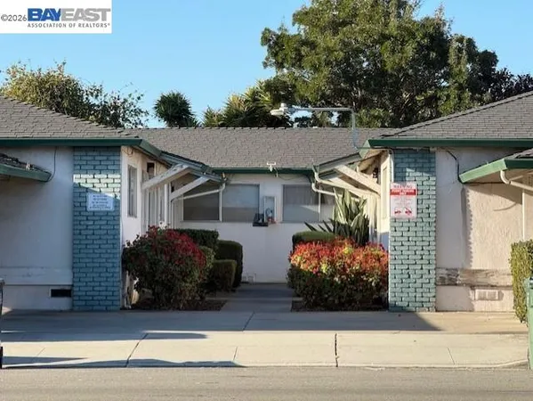 $2,395 | 37235 Cedar Boulevard, Unit D, Newark, CA 94560