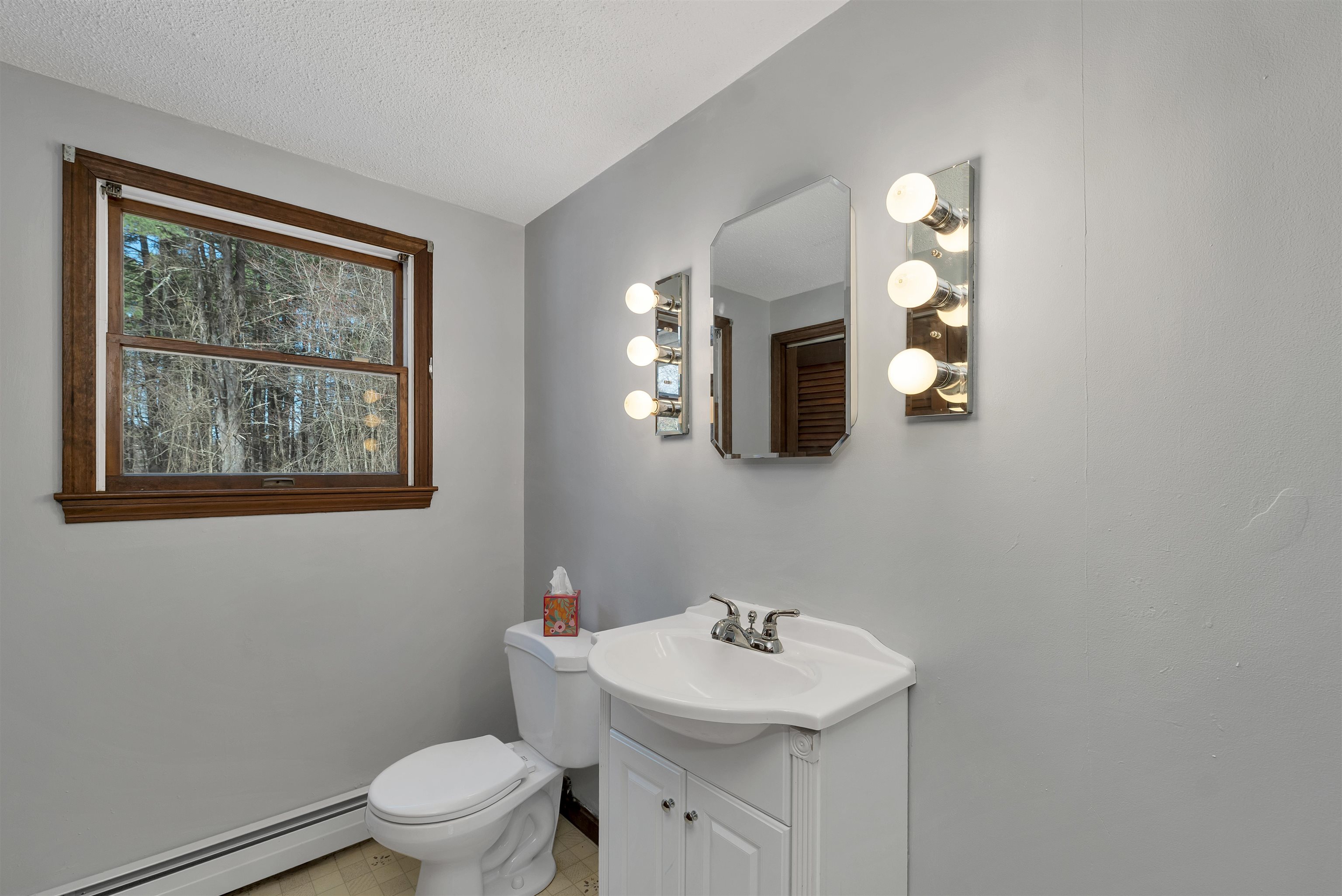 4 Schoolhouse Road Amherst, NH 03031 - Photo 24 of 59