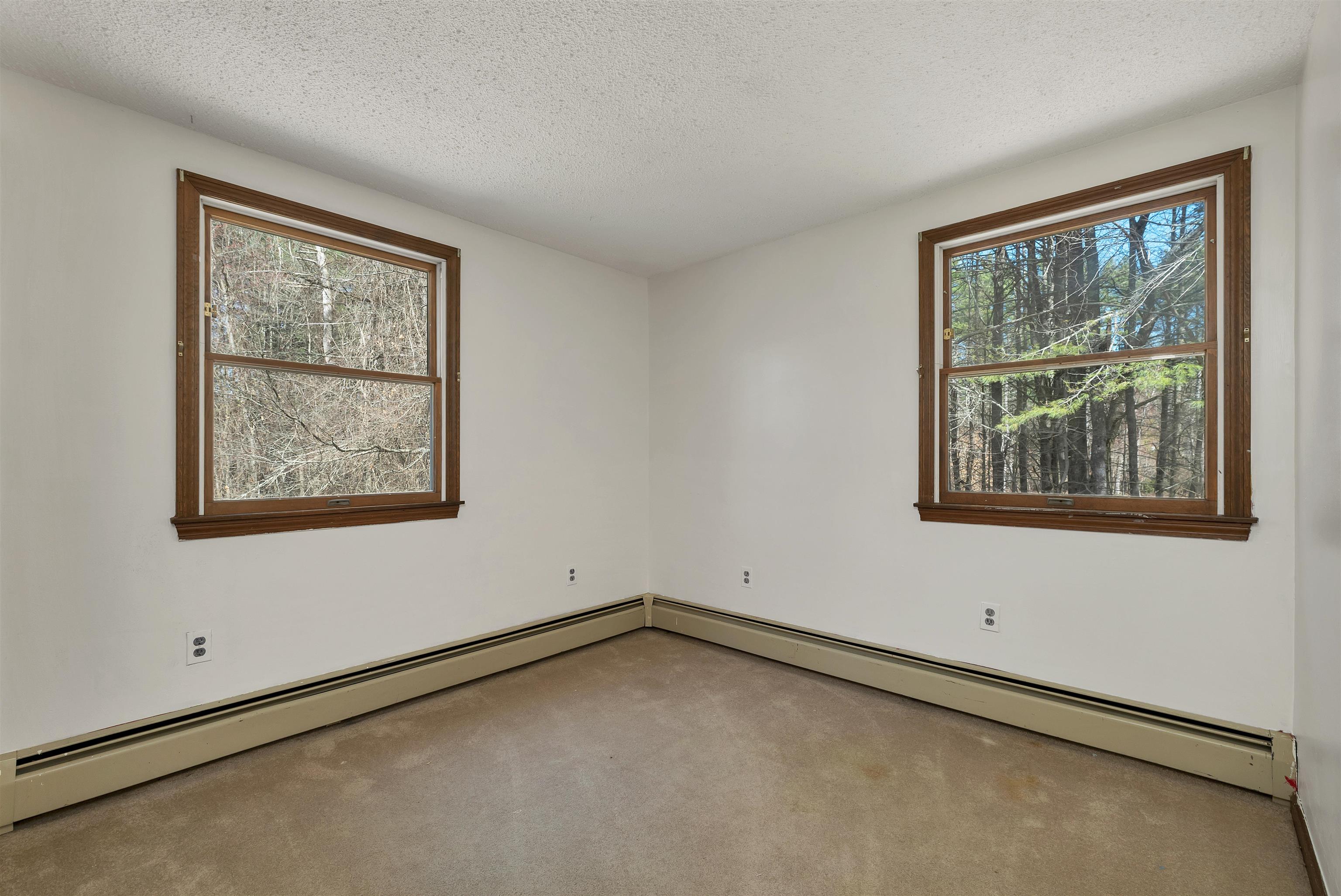 4 Schoolhouse Road Amherst, NH 03031 - Photo 32 of 59