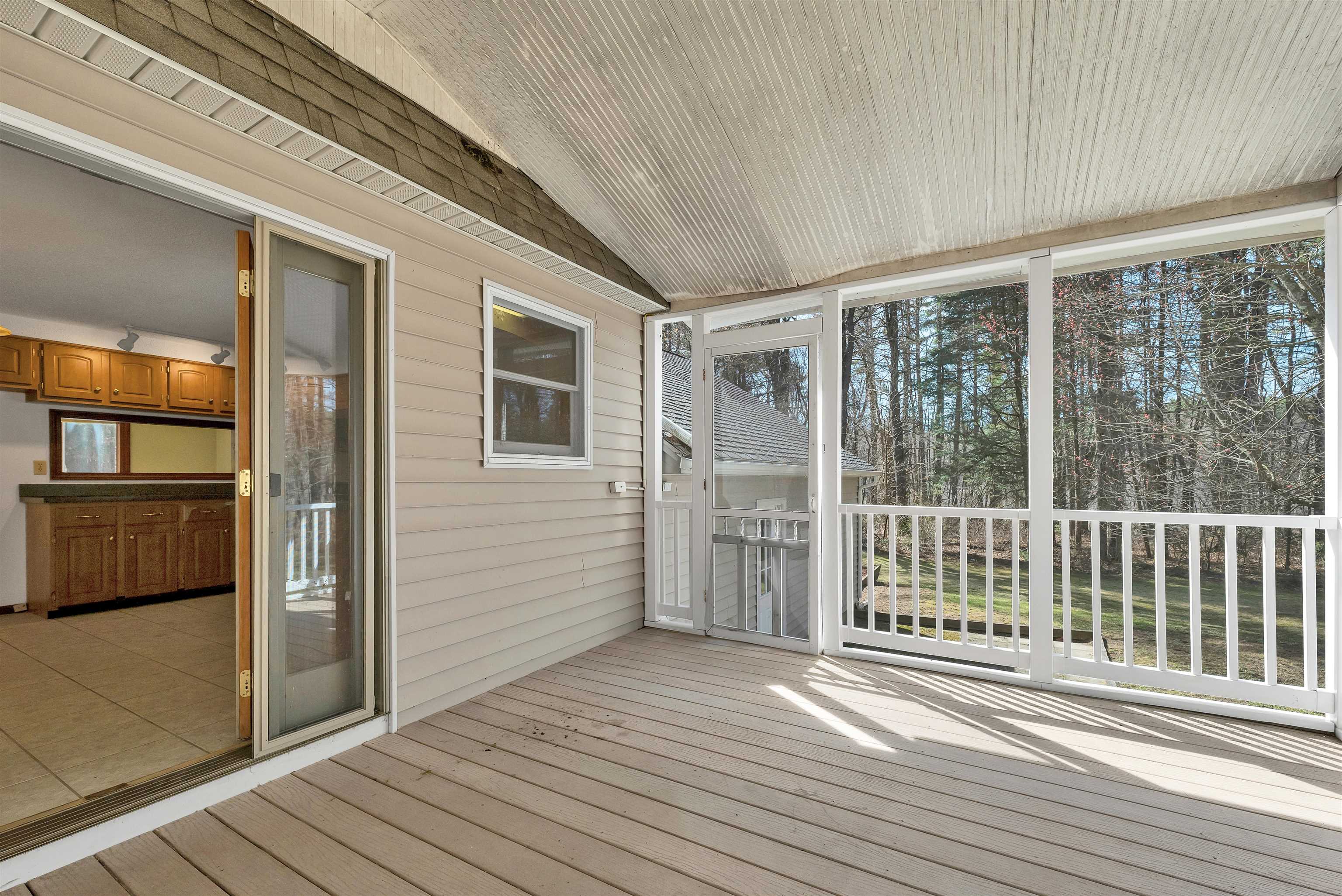 4 Schoolhouse Road Amherst, NH 03031 - Photo 10 of 59