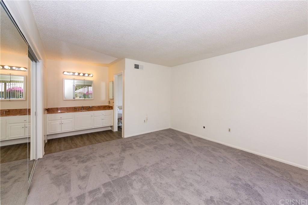 26827 Circle Of The Oaks Newhall, CA 91321 - Photo 9 of 18