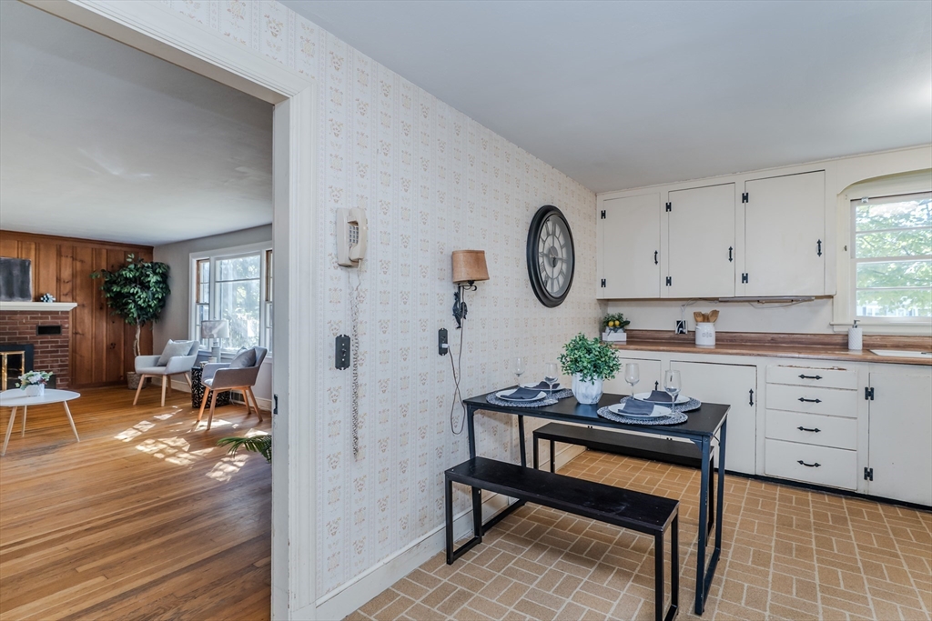 34 Brookside Avenue Greenfield, MA 01301 - Photo 7 of 31