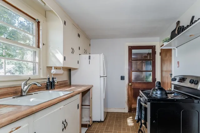 $349,987 | 34 Brookside Avenue, Greenfield, MA 01301