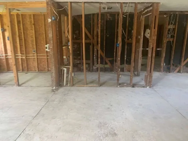 a view of the entrance of the house