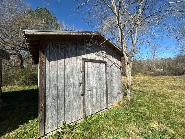 a view of a small yard