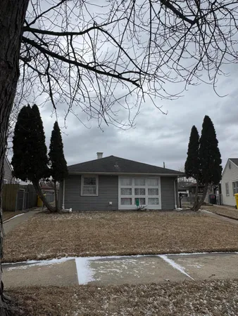 $209,000 | 814 West Woodside Drive, Griffith, IN 46319