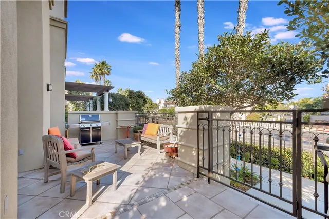 $1,450,000 | 19328 Surfwave Drive, Huntington Beach, CA 92648