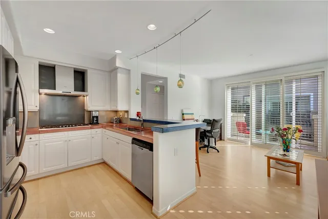 $1,450,000 | 19328 Surfwave Drive, Huntington Beach, CA 92648