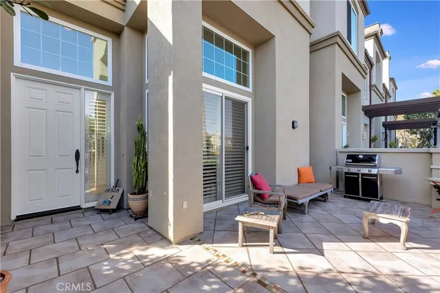 $1,450,000 | 19328 Surfwave Drive, Huntington Beach, CA 92648