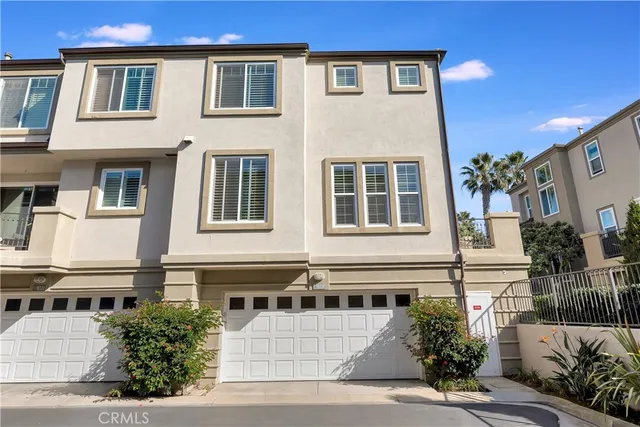 $1,450,000 | 19328 Surfwave Drive, Huntington Beach, CA 92648