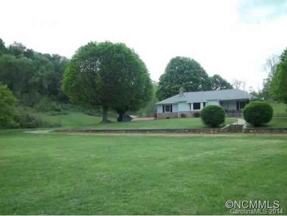 2078 Murray Road Canton, NC 28716 - Photo 20 of 20 a front view of a house with a yard