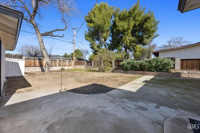 a view of outdoor space