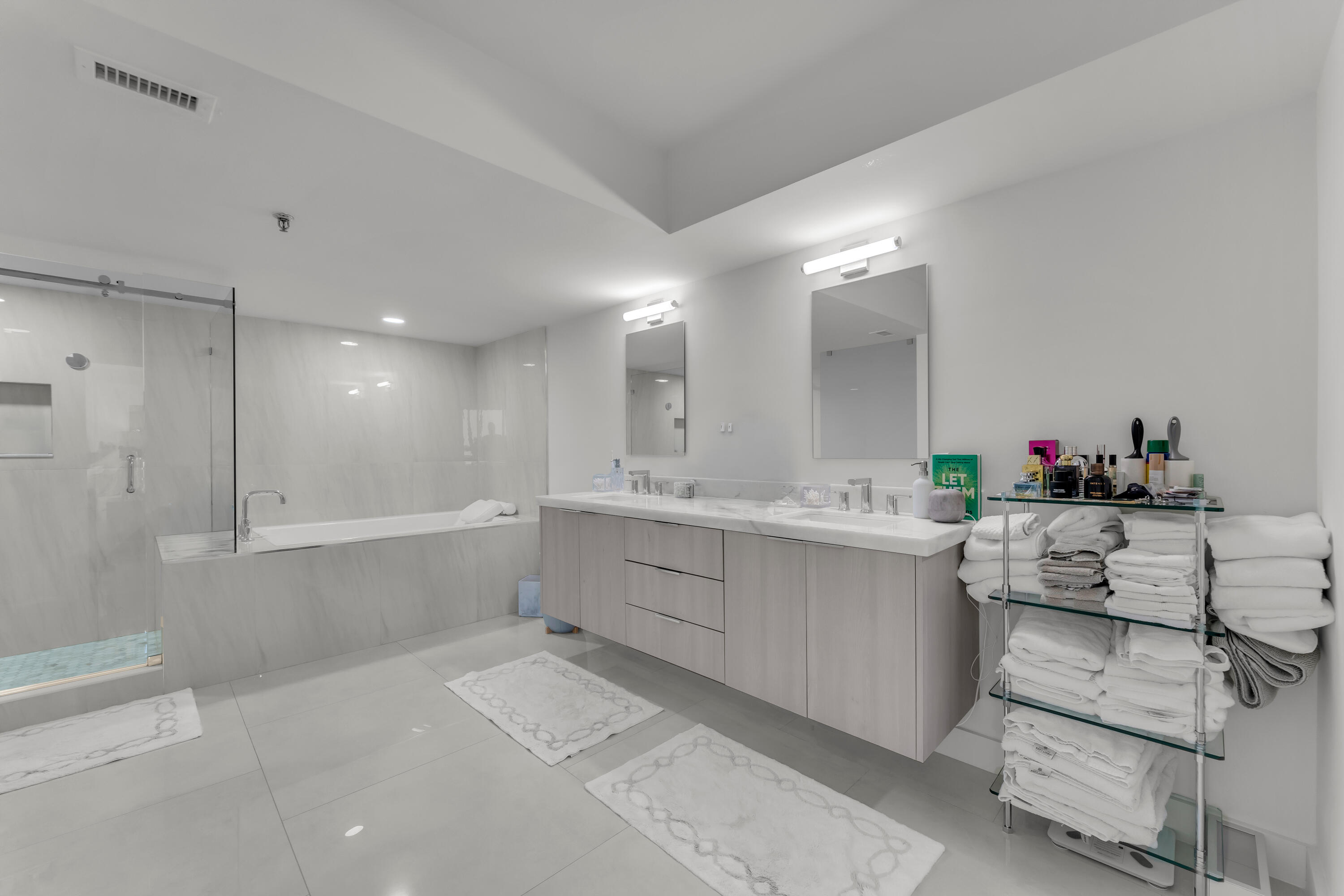 7178 Promenade Drive, Unit 801B Boca Raton, FL 33433 - Photo 21 of 46 primary bath
