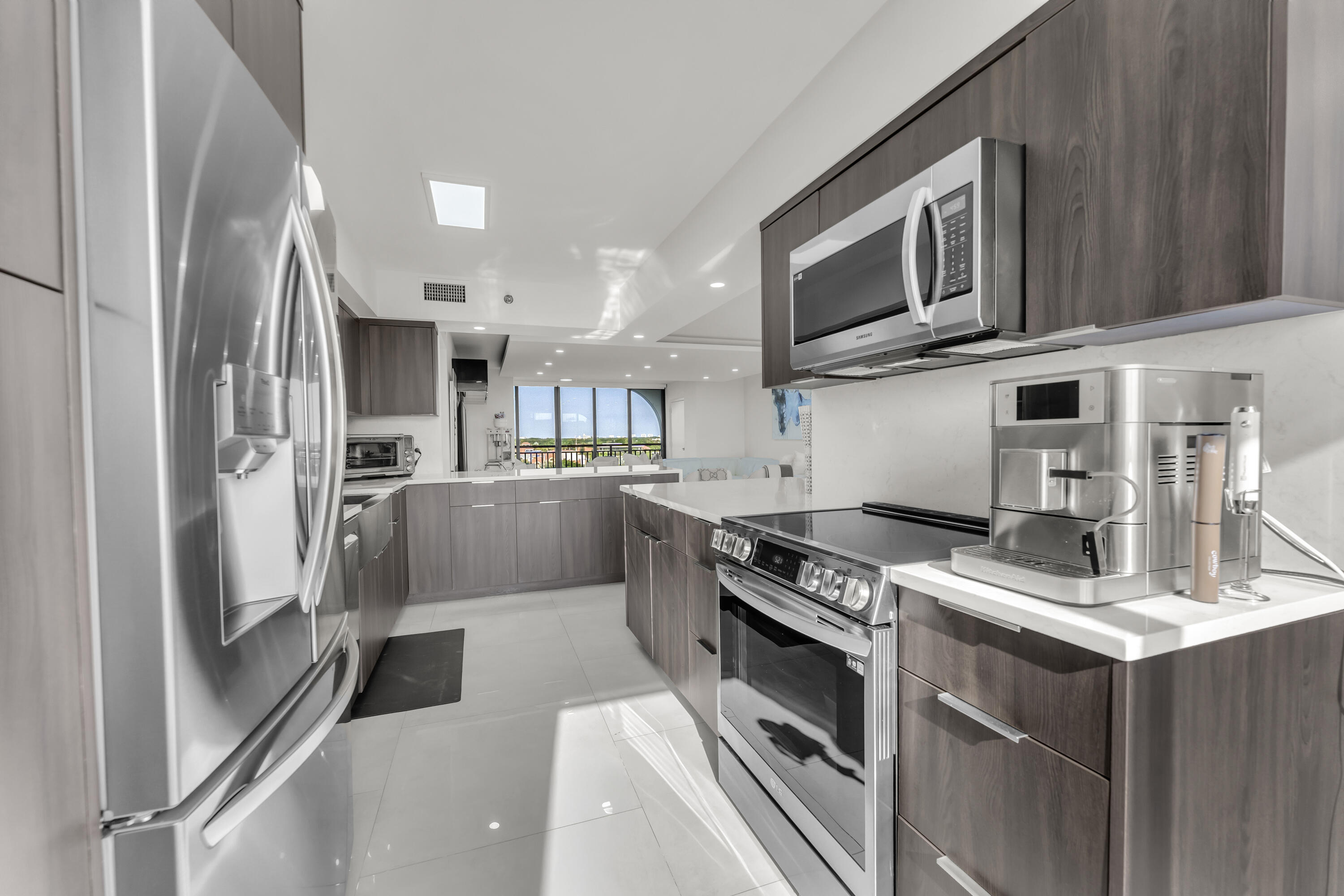 7178 Promenade Drive, Unit 801B Boca Raton, FL 33433 - Photo 8 of 46 kitchen