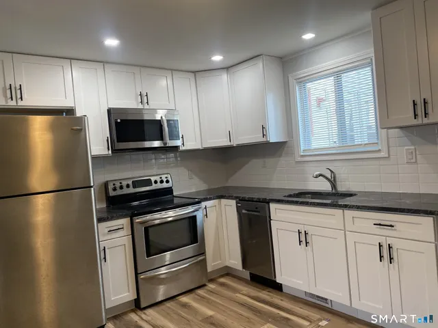 $1,850 | 421 Allen Street, Unit C6, New Britain, CT 06053