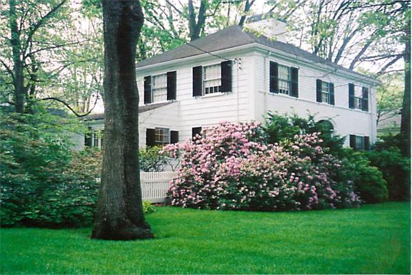 289 Hillcrest Road Needham, MA 02492 - Photo 2 of 6 Gallery Image 2