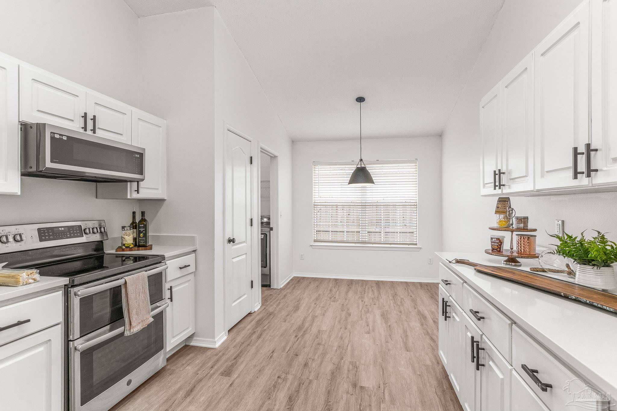 673 Hanley Downs Drive Cantonment, FL 32533 - Photo 10 of 39