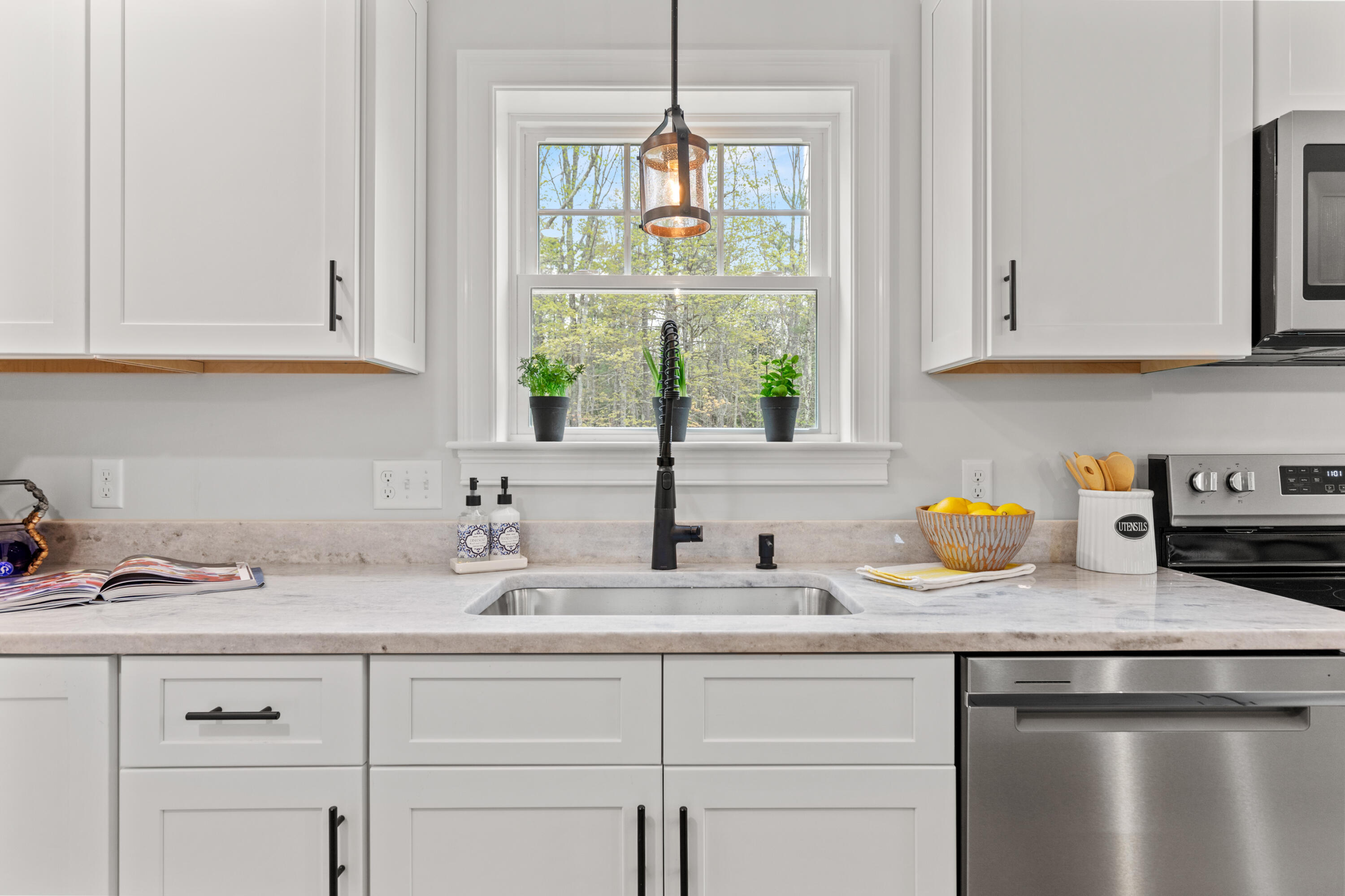 70 Simpson Road Saco, ME 04072 - Photo 4 of 60 70SimpsonRoadSaco_011