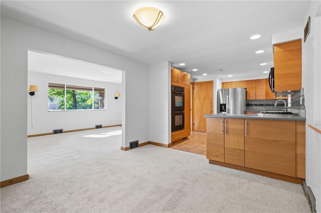 9400 Pannier Road Pittsburgh, PA 15237 - Photo 4 of 31 Gallery Image 4