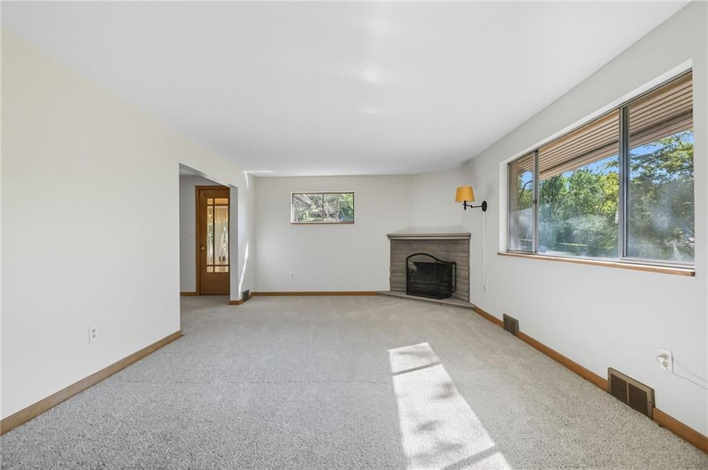9400 Pannier Road Pittsburgh, PA 15237 - Photo 7 of 31 Gallery Image 7