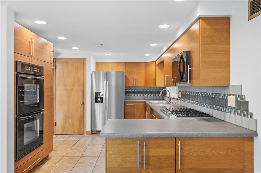 9400 Pannier Road Pittsburgh, PA 15237 - Photo 9 of 31 Gallery Image 9