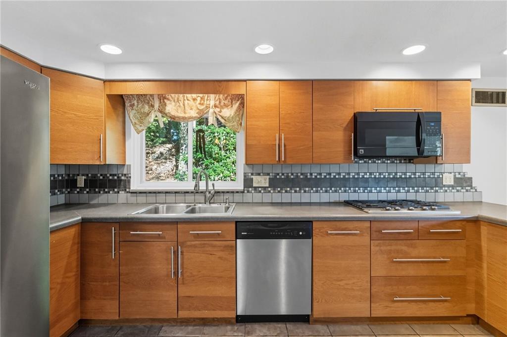 9400 Pannier Road Pittsburgh, PA 15237 - Photo 10 of 31 Gallery Image 10