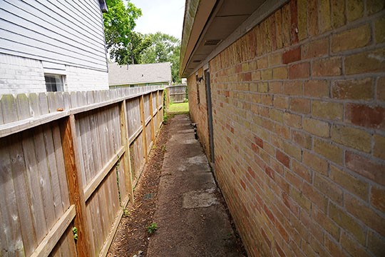 2503 Shady Bayou Lane Spring, TX 77373 - Photo 16 of 21 Side left drains