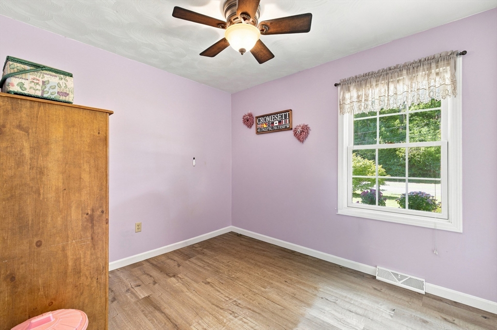 298 Neck Road Rochester, MA 02770 - Photo 19 of 35 Gallery Image 19