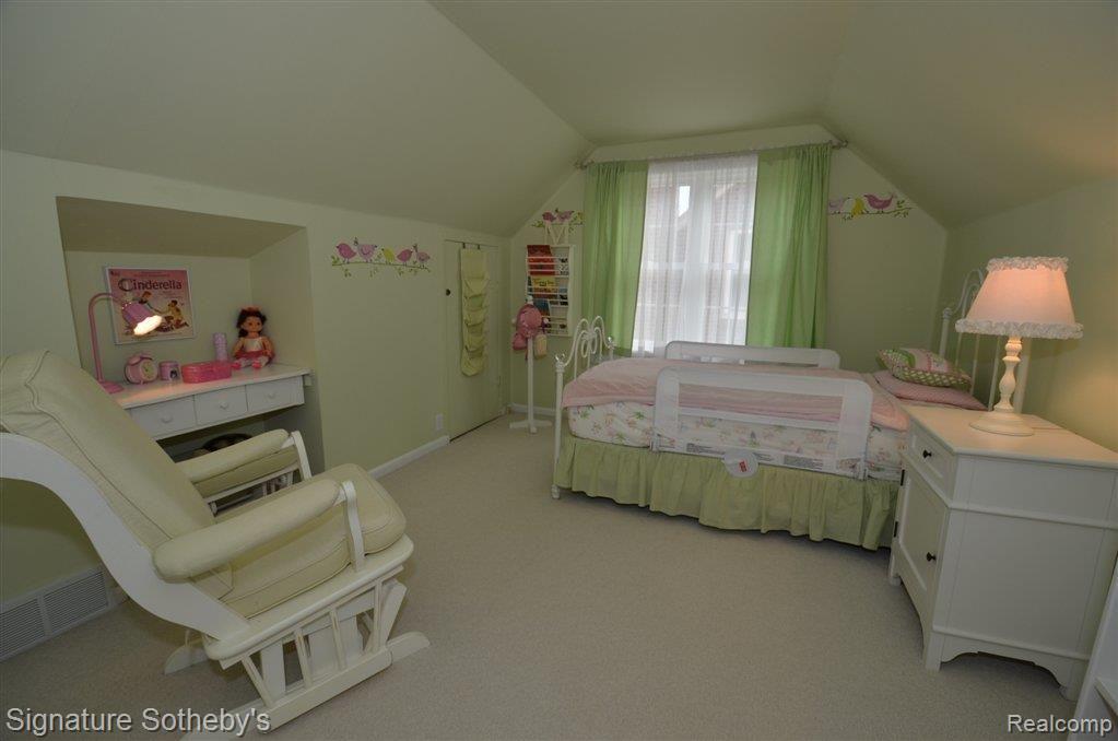 2929 Bembridge Road Royal Oak, MI 48073 - Photo 16 of 24 DSC_0648.JPG