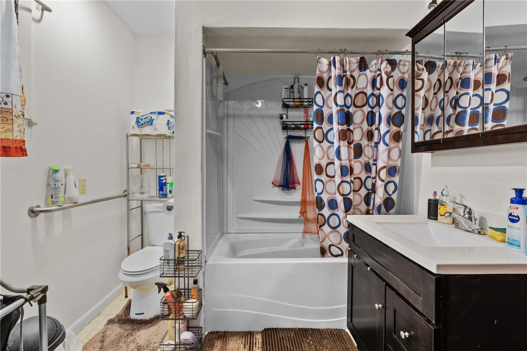 61 Warwick Road Pawtucket, RI 02861 - Photo 11 of 22 Bathroom