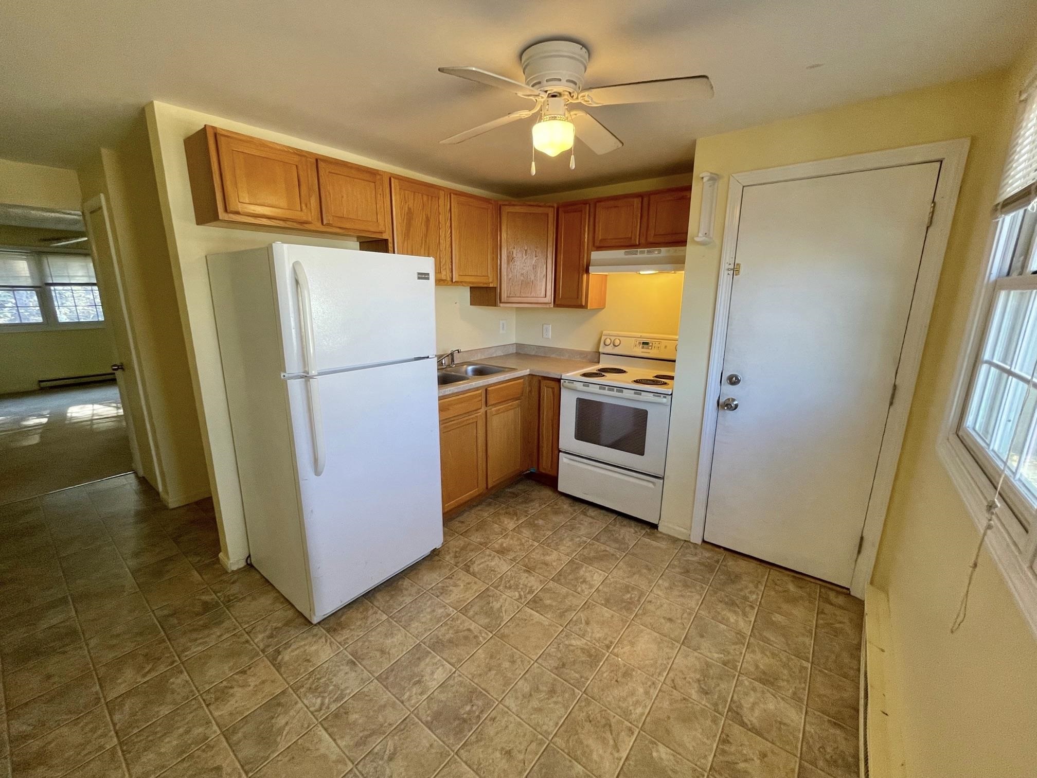 22 B Mitchell Street Manchester, NH 03103 - Photo 4 of 11