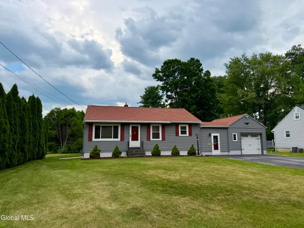 $272,000 | 203 Heckeler Drive, Glenville, NY 12302