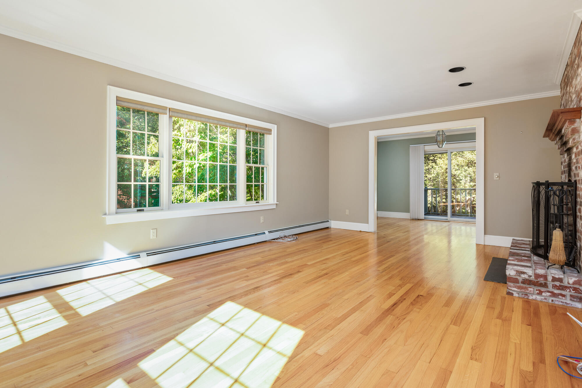 121 Pilgrim Road South Portland, ME 04106 - Photo 11 of 29 livingroom