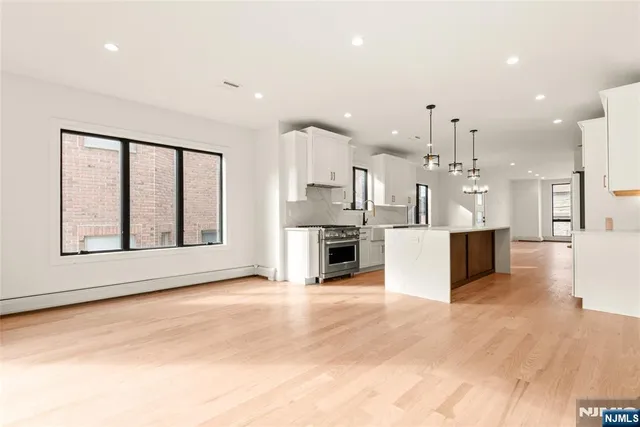 $1,400,000 | 230 8th Street, Unit A, Palisades Park, NJ 07650