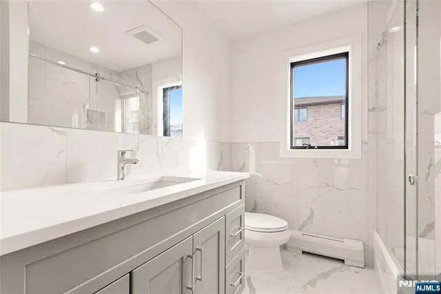 $1,400,000 | 230 8th Street, Unit A, Palisades Park, NJ 07650