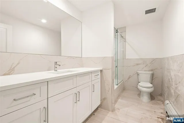 $1,400,000 | 230 8th Street, Unit A, Palisades Park, NJ 07650