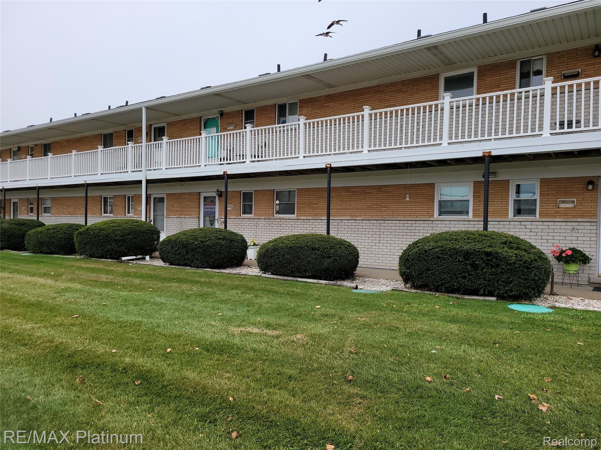 26955 Milford Road, Unit 29B New Hudson, MI 48165 - Photo 1 of 10 Front.jpg