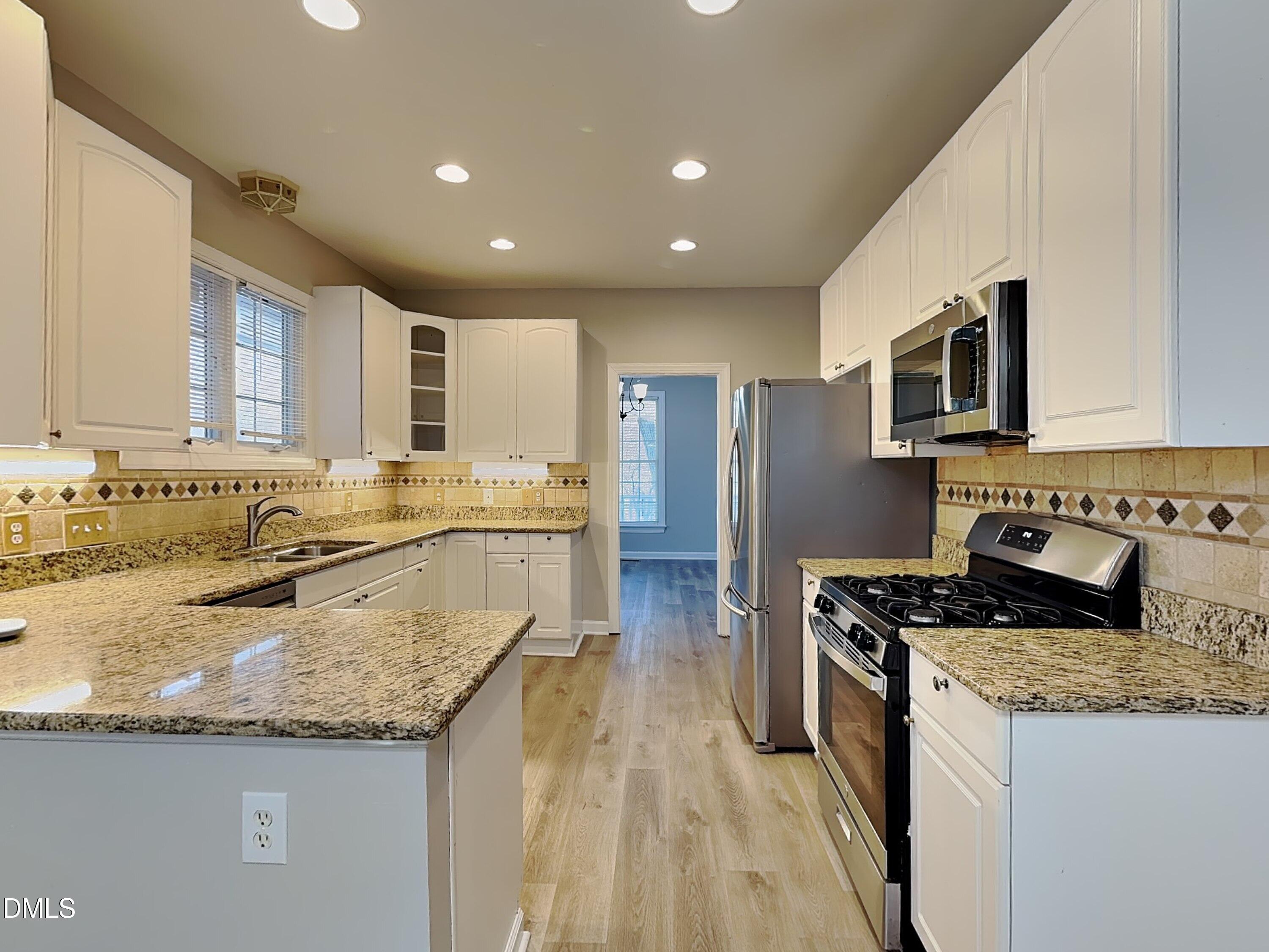 924 Barnford Mill Road Wake Forest, NC 27587 - Photo 7 of 18 6_pc_Z5McSRzi8R_O0YGUJBfKH_other_room_E2