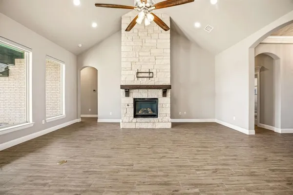 $559,900 | 412 Fowler Drive, Granbury, TX 76048
