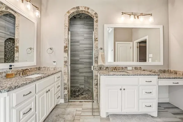 $559,900 | 412 Fowler Drive, Granbury, TX 76048