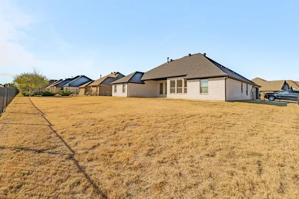 $559,900 | 412 Fowler Drive, Granbury, TX 76048