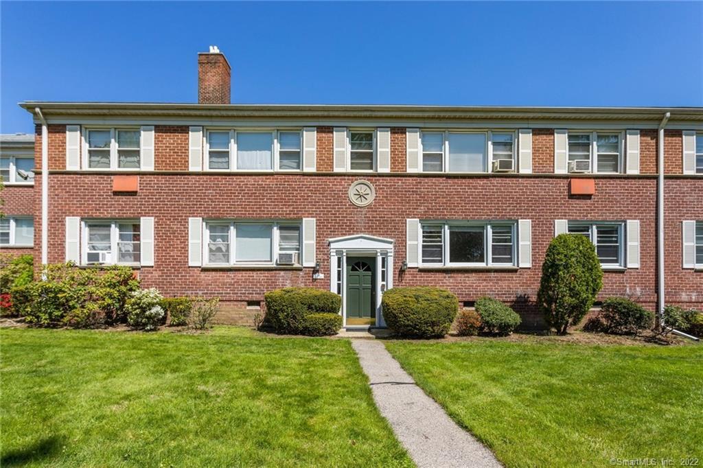 39 Glenbrook Road, Unit 2B, Stamford, CT 06902