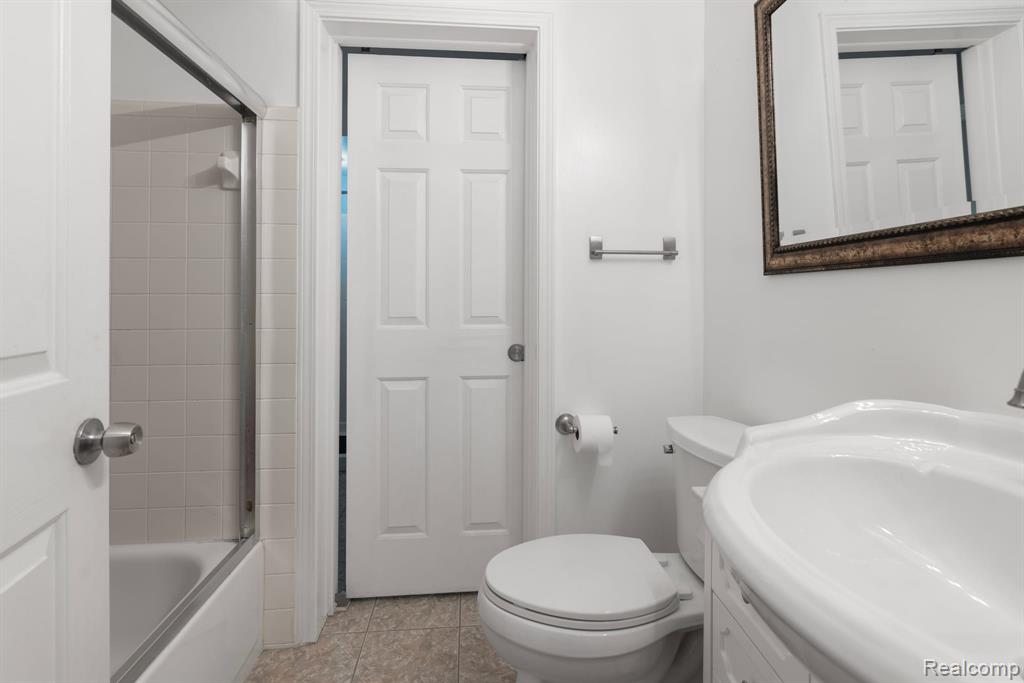 794 Oak Brook Ridge Drive Rochester Hills, MI 48307 - Photo 14 of 23