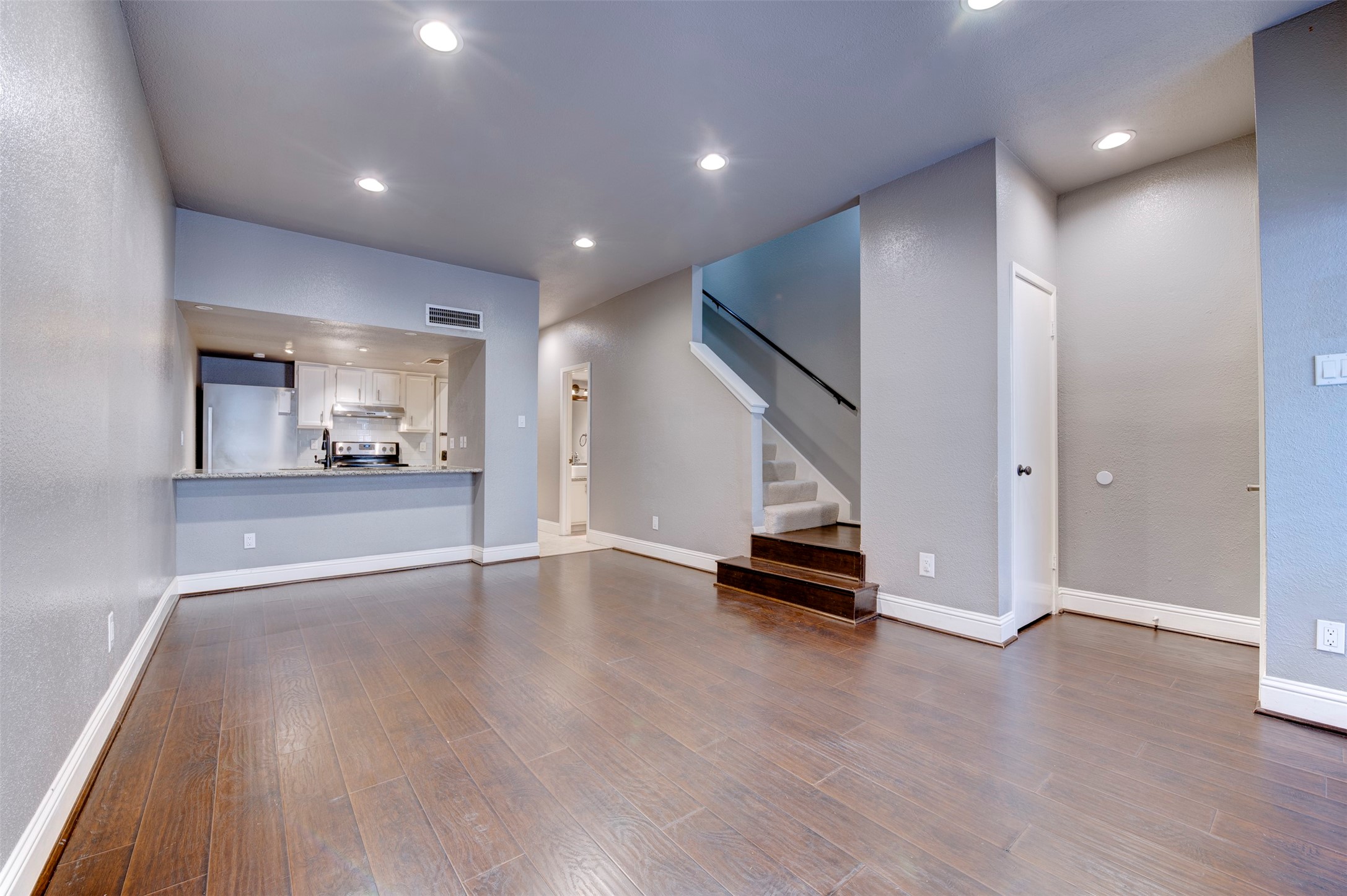 1920 Augusta Drive, Unit 19 Houston, TX 77057 - Photo 11 of 40