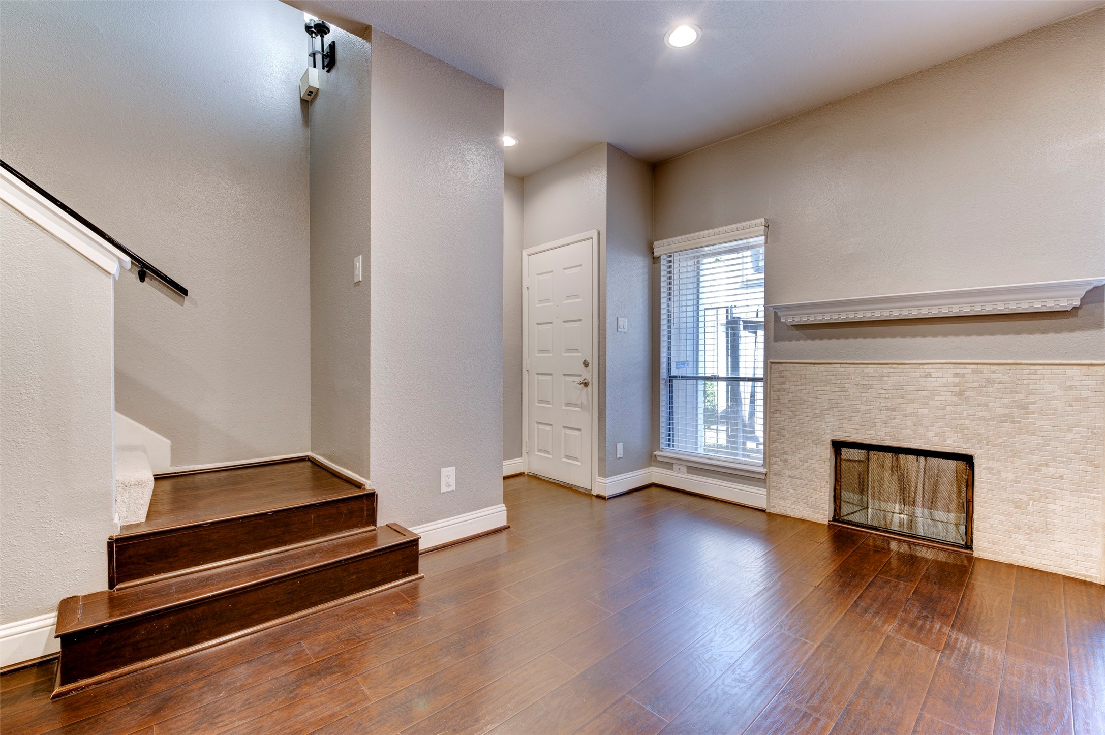 1920 Augusta Drive, Unit 19 Houston, TX 77057 - Photo 13 of 40