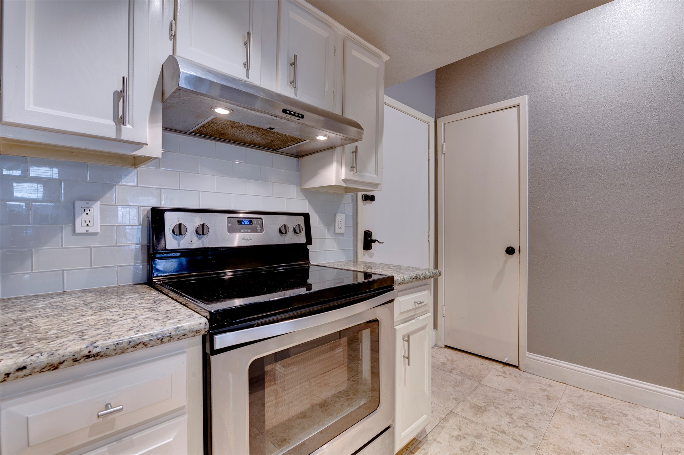 1920 Augusta Drive, Unit 19 Houston, TX 77057 - Photo 19 of 40