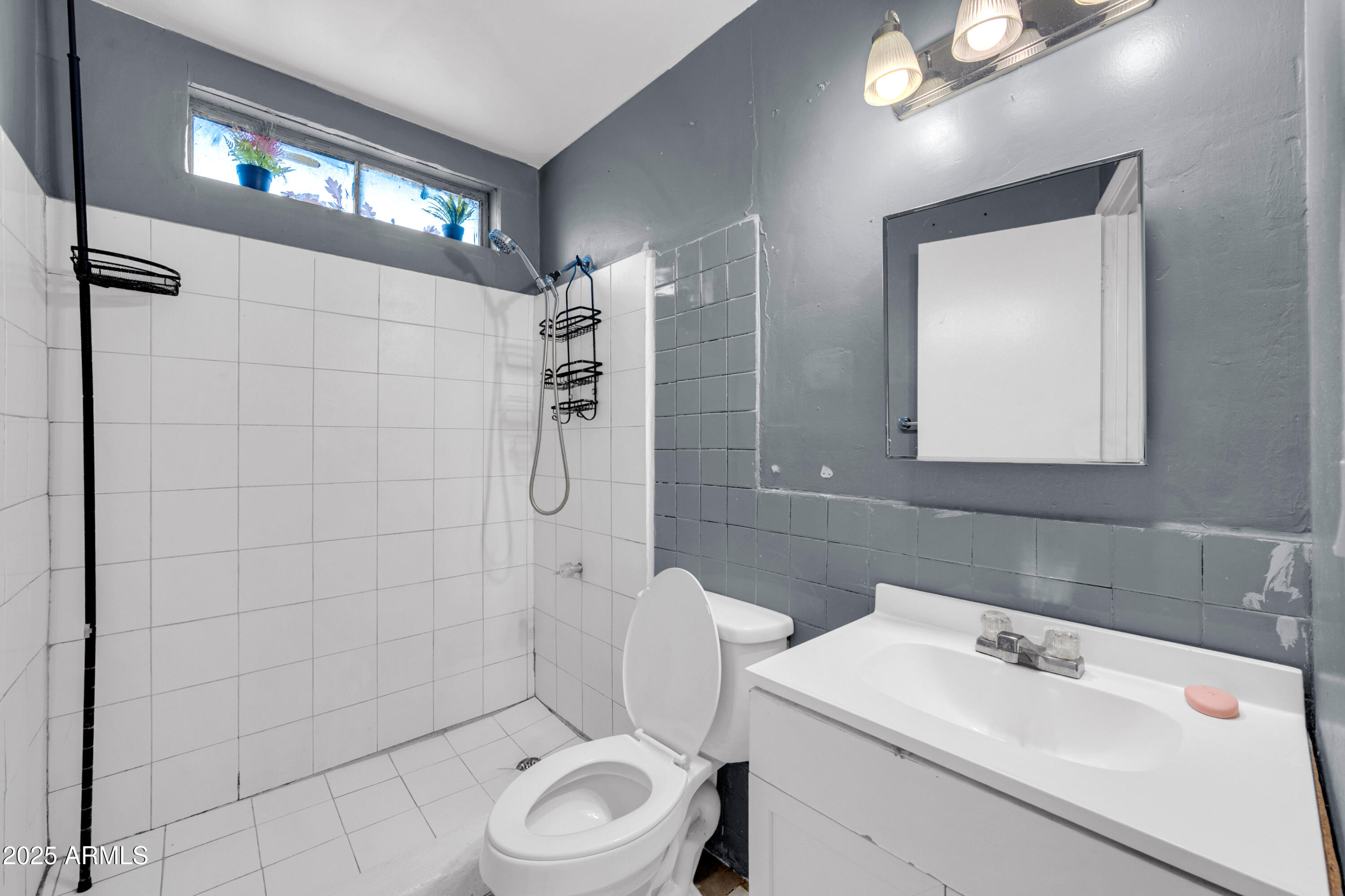 1627 West Maldonado Road Phoenix, AZ 85041 - Photo 13 of 30 1627 W Maldonado Rd-27